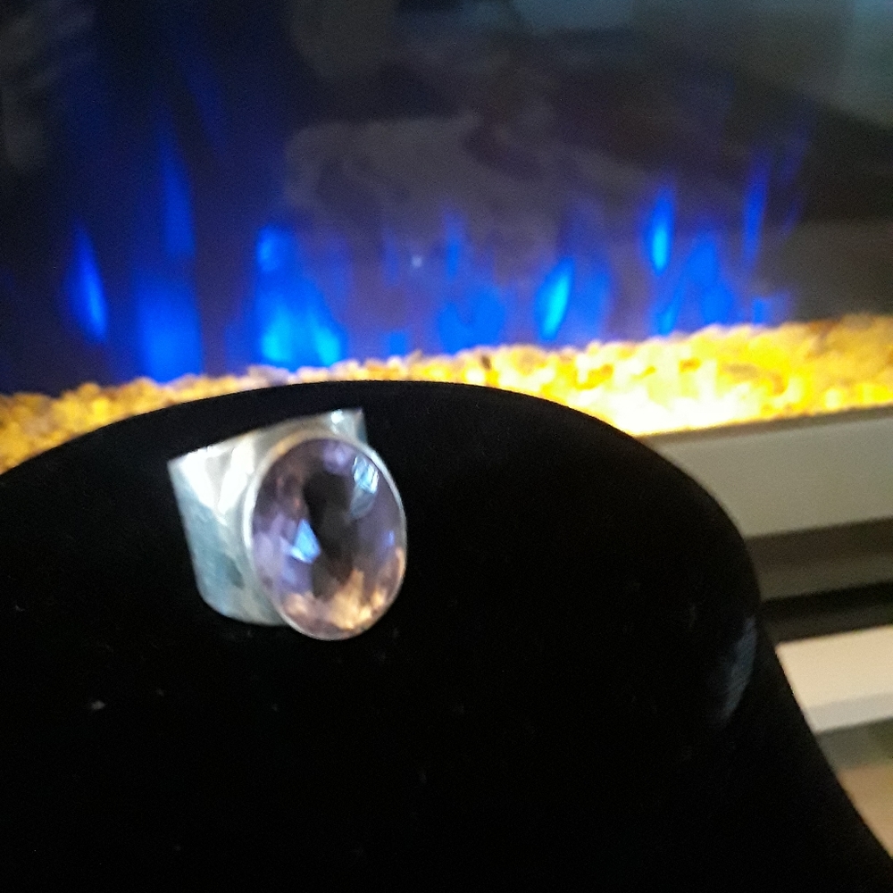 ring - Picture 3 of 4